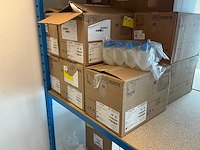 Batch laboratoriumbenodigdheden en planken - afbeelding 50 van  67
