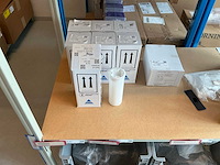 Batch laboratoriumbenodigdheden en planken - afbeelding 53 van  67