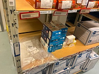 Batch laboratoriumbenodigdheden en planken - afbeelding 56 van  67