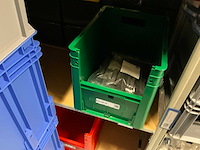 Batch laboratoriumbenodigdheden en planken - afbeelding 107 van  153
