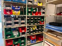Batch laboratoriumbenodigdheden en planken - afbeelding 115 van  153