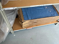 Batch laboratoriumbenodigdheden en planken - afbeelding 11 van  93