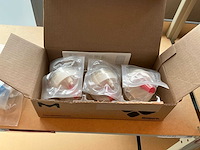 Batch laboratoriumbenodigdheden en planken - afbeelding 14 van  93