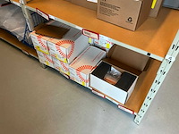 Batch laboratoriumbenodigdheden en planken - afbeelding 23 van  93