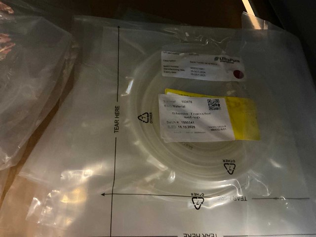 Batch laboratoriumbenodigdheden en planken - afbeelding 41 van  93