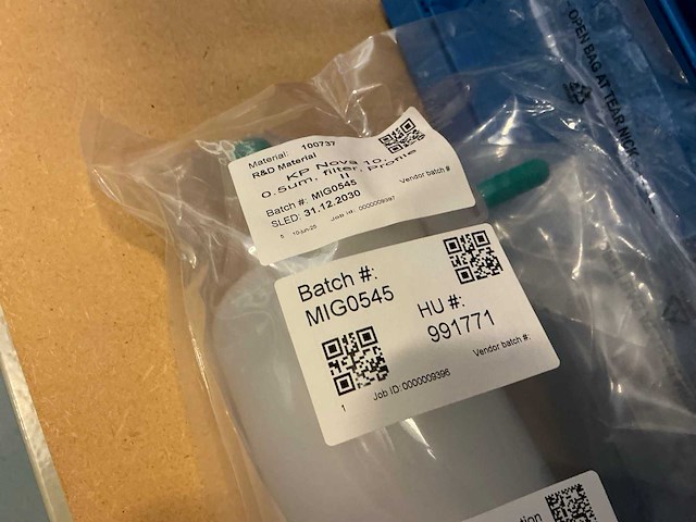 Batch laboratoriumbenodigdheden en planken - afbeelding 49 van  93