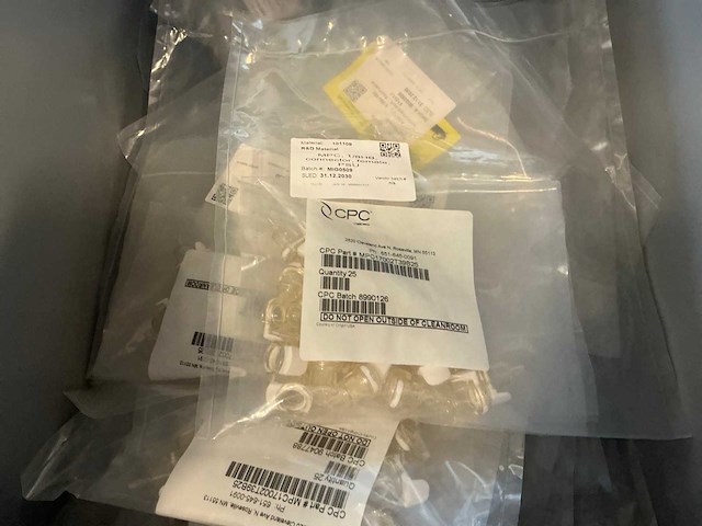Batch laboratoriumbenodigdheden en planken - afbeelding 58 van  93