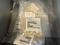 Batch laboratoriumbenodigdheden en planken - afbeelding 58 van  93
