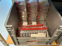 Batch laboratoriumbenodigdheden en planken - afbeelding 62 van  93