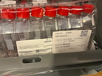 Batch laboratoriumbenodigdheden en planken - afbeelding 63 van  93