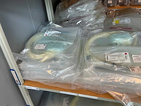 Batch laboratoriumbenodigdheden en planken - afbeelding 64 van  93