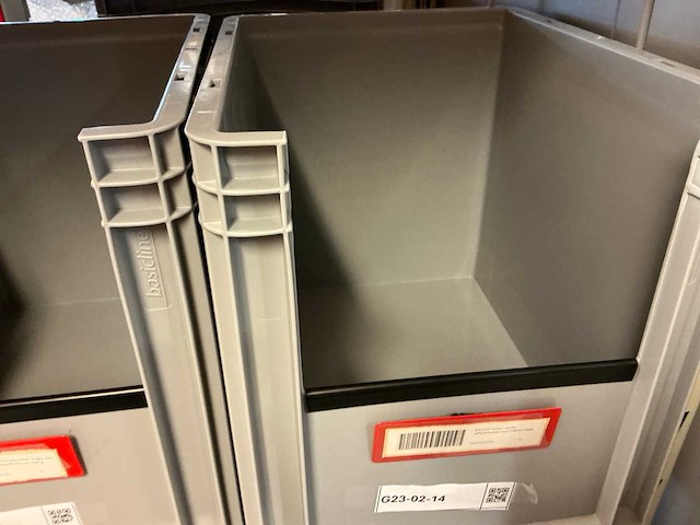 Batch laboratoriumbenodigdheden en planken - afbeelding 75 van  93