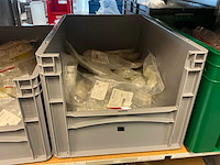 Batch laboratoriumbenodigdheden en planken - afbeelding 77 van  93