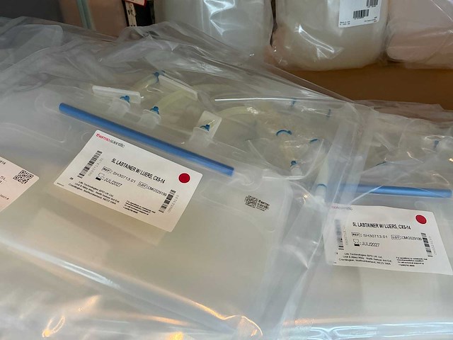 Batch laboratoriumbenodigdheden en planken - afbeelding 85 van  93