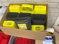 Batch laboratoriumbenodigdheden en planken - afbeelding 7 van  11