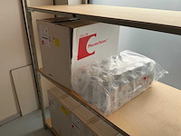 Batch laboratoriumbenodigdheden en planken - afbeelding 68 van  70