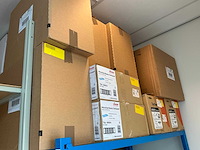 Batch laboratoriumbenodigdheden en planken - afbeelding 53 van  70