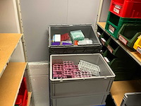 Batch laboratoriumbenodigdheden en planken - afbeelding 38 van  153