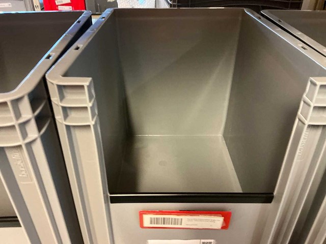 Batch laboratoriumbenodigdheden en planken - afbeelding 103 van  153