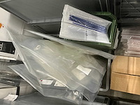 Batch laboratoriumbenodigdheden - afbeelding 10 van  12