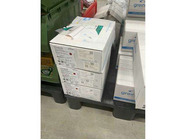 Batch peteidish, schoorsteenput-microplaten en gele cryo-buisjes - afbeelding 5 van  14