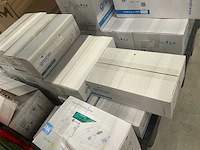 Batch peteidish, schoorsteenput-microplaten en gele cryo-buisjes - afbeelding 12 van  14