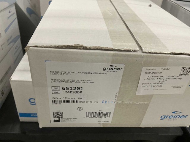 Batch peteidish, schoorsteenput-microplaten en gele cryo-buisjes - afbeelding 14 van  14