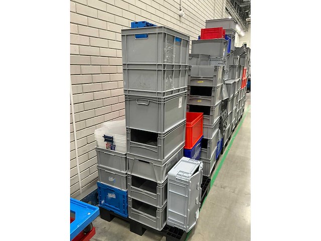 Batch plastic kratten - afbeelding 3 van  10
