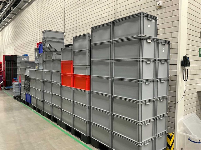 Batch plastic kratten - afbeelding 7 van  10