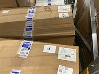 Batch van onderdelen voor de montage van de mediaflessen - afbeelding 5 van  10