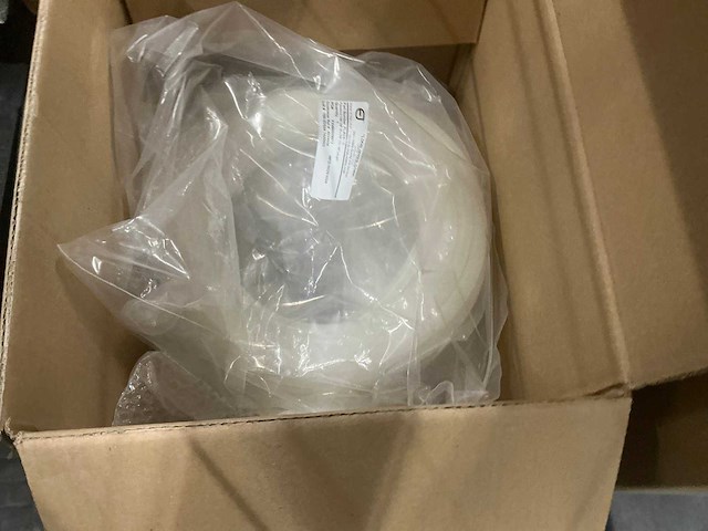 Batch van onderdelen voor de montage van de mediaflessen - afbeelding 8 van  10