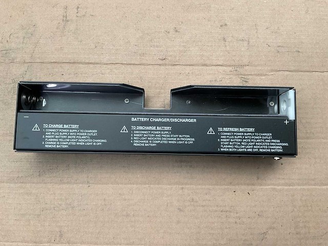 Battery charger - afbeelding 2 van  4