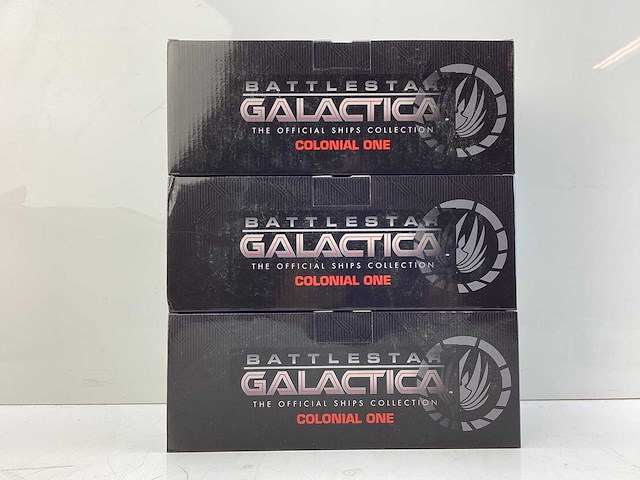 Battlestar galactica-replica: colonial one (3x) - afbeelding 1 van  5
