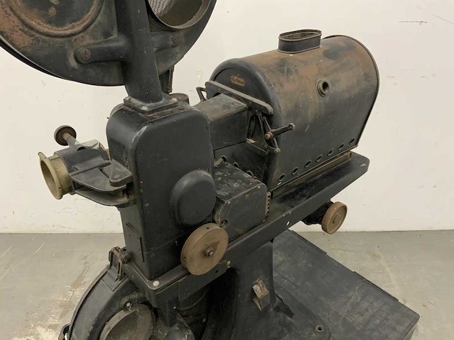 Bauer - decoratieve antieke bioscoop filmprojector - afbeelding 6 van  24