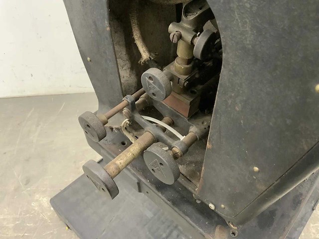 Bauer - decoratieve antieke bioscoop filmprojector - afbeelding 10 van  15