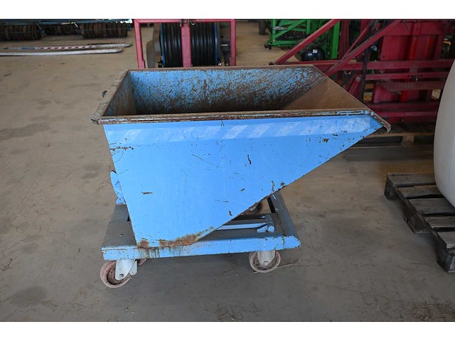 Bauer 801.070 - 0.3m3 zelfkiepende mobiele containerbak - afbeelding 2 van  5