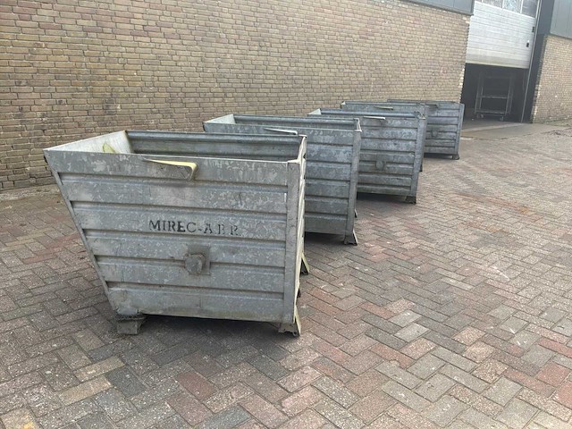 Bauer bsk 90 stapelbare kiepbak - afbeelding 1 van  7