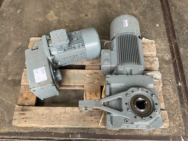 Bauer elektromotor met reductiekast (2x) - afbeelding 3 van  3
