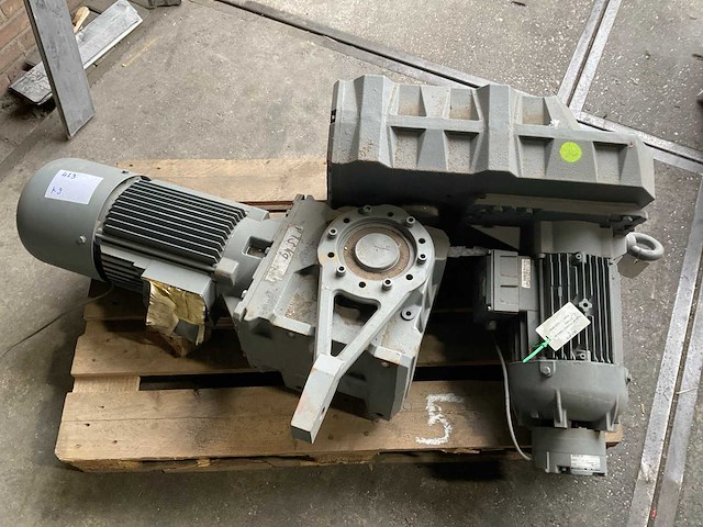 Bauer elektromotor met reductiekast (2x) - afbeelding 1 van  4