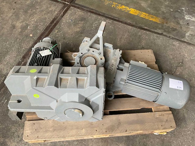 Bauer elektromotor met reductiekast (2x) - afbeelding 2 van  4