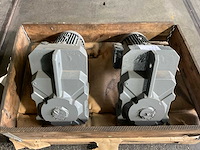 Bauer elektromotor met reductiekast (2x) - afbeelding 1 van  2