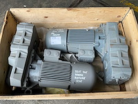 Bauer elektromotor met reductiekast (2x)