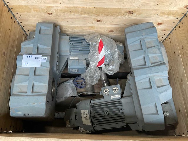 Bauer elektromotor met reductiekast (2x) - afbeelding 1 van  3