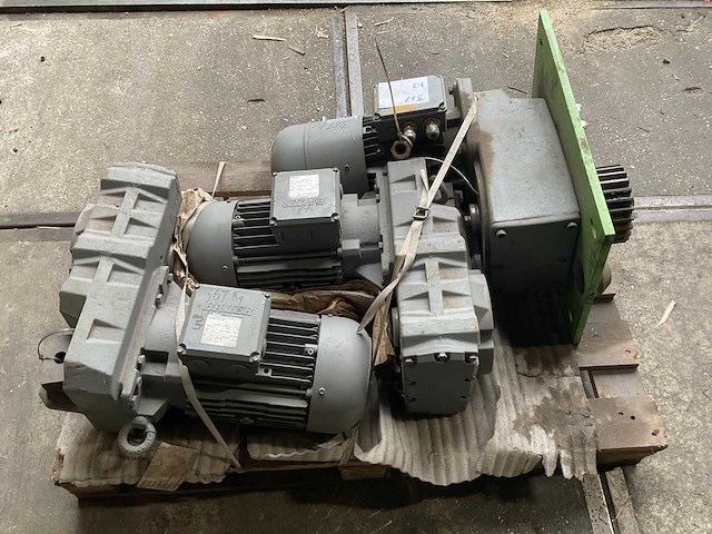 Bauer elektromotor met reductiekast (3x) - afbeelding 2 van  3