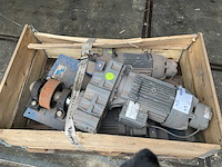 Bauer elektromotor met reductiekast (3x) - afbeelding 1 van  3