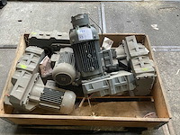 Bauer elektromotor met reductiekast (4x) - afbeelding 1 van  3