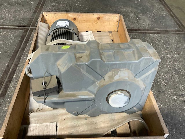 Bauer elektromotor met reductiekast - afbeelding 2 van  3