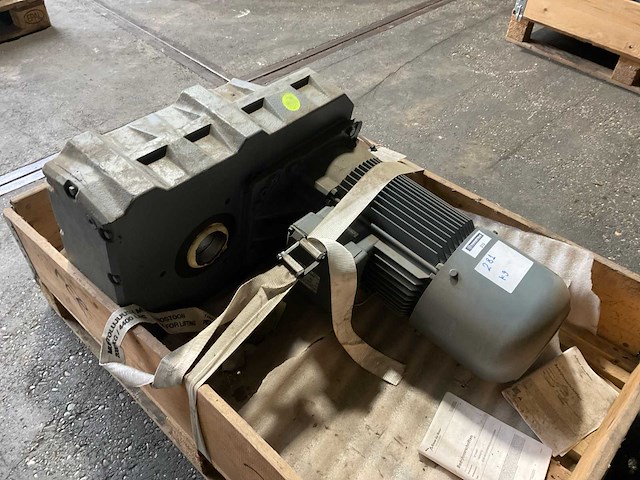Bauer elektromotor met reductiekast - afbeelding 3 van  3