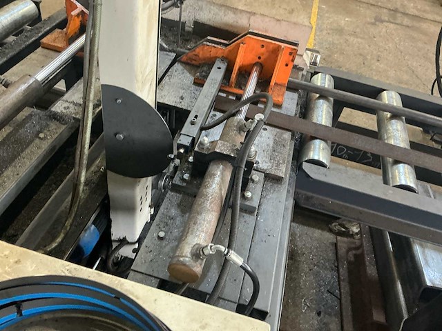 Bauer sägemaschinen - 2008 - vg 320st - lintzaagmachine - afbeelding 4 van  18