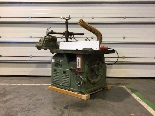 Bauerle sfm-serie cnc-freesmachine - afbeelding 1 van  7